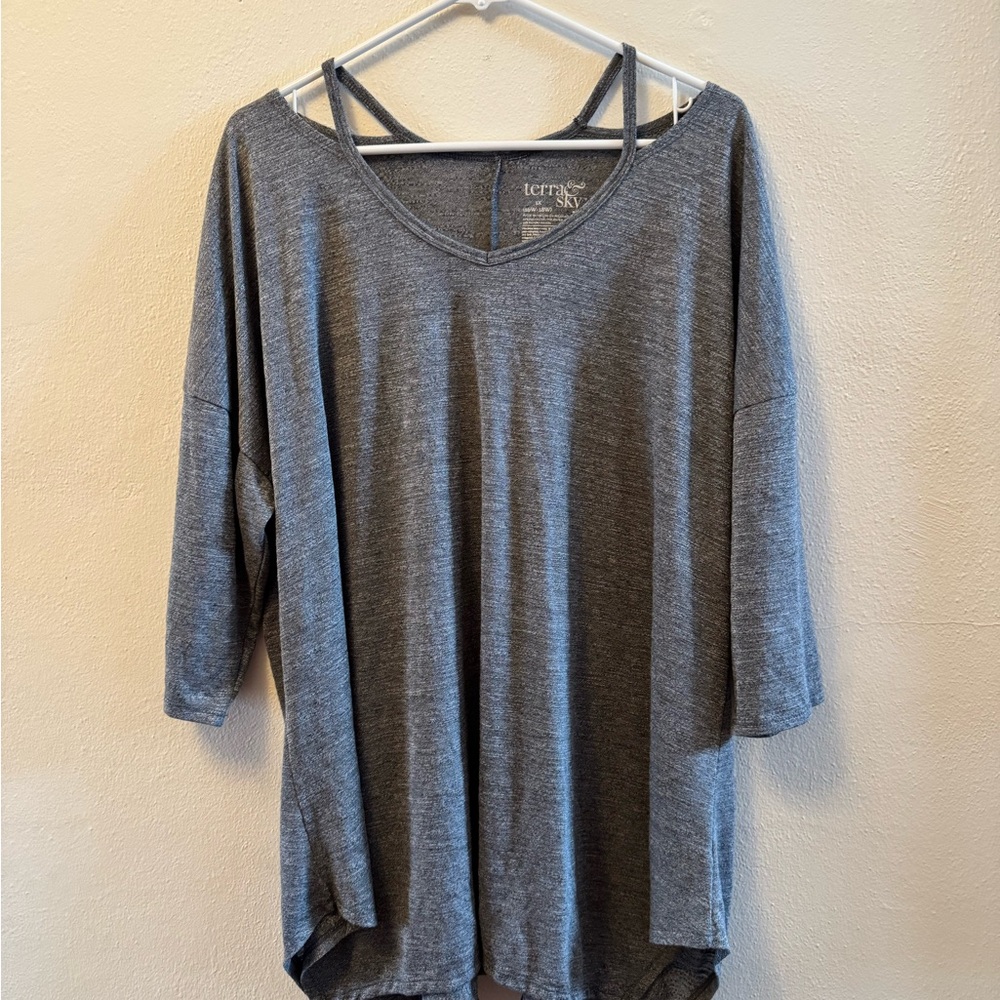 Terra & Sky Heather Gray V-Neck 3/4 Sleeve Tunic with Strappy Shoulder 1X